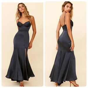 NWT SELFIE LESLIE Bronte High Split Gathered Bust Maxi Dress Ink Size US Small